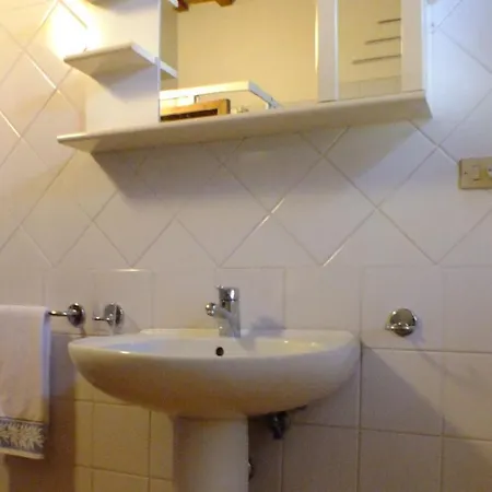 Ancient Farmhouse With Private Pool And Winery Xiv Century Domek letniskowy *